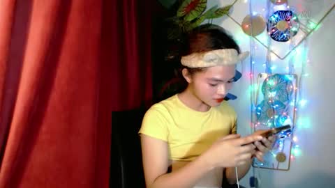 Snapshot of sensational_yeng chatting on 12-19-25, 04:41 sensational_yeng online show from 12-19-25, 04:41