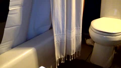 Snapshot of sensisubcei chatting on 12-02-24, 07:36 sensiswitch online show from 12-02-24, 07:36