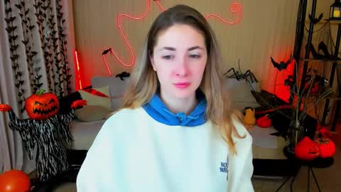 sensitiveheartt online show from 10-24-25, 08:16