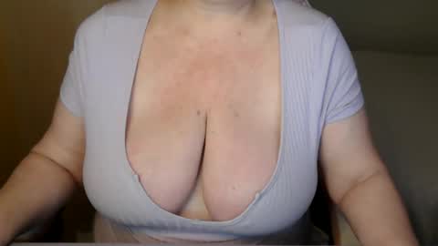 Snapshot of sensual_cris chatting on 05-27-26, 07:16 CRIS online show from 05-27-26, 07:16