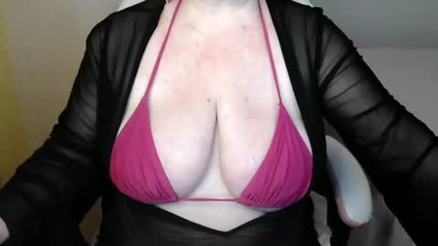 Snapshot of sensual_cris chatting on 06-16-26, 08:28 CRIS online show from 06-16-26, 08:28