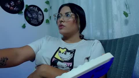 Camille and sophie online show from 11-20-25, 08:41