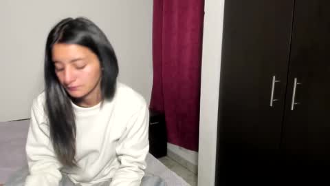 Snapshot of sensual_skinny chatting on 09-30-25, 03:11 sensual_skinny online show from 09-30-25, 03:11