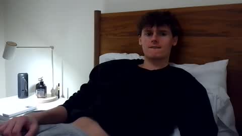 Snapshot of sensualalien chatting on 10-29-25, 10:00 Cam online show from 10-29-25, 10:00