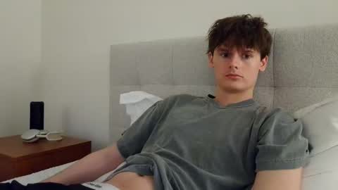 Snapshot of sensualalien chatting on 11-07-25, 10:21 Cam online show from 11-07-25, 10:21