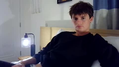 Snapshot of sensualalien chatting on 11-25-25, 02:44 Cam online show from 11-25-25, 02:44