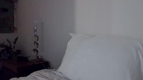 Snapshot of sensualalien chatting on 11-29-25, 01:08 Cam online show from 11-29-25, 01:08