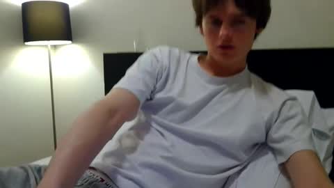 Snapshot of sensualalien chatting on 01-14-26, 12:38 Cam online show from 01-14-26, 12:38