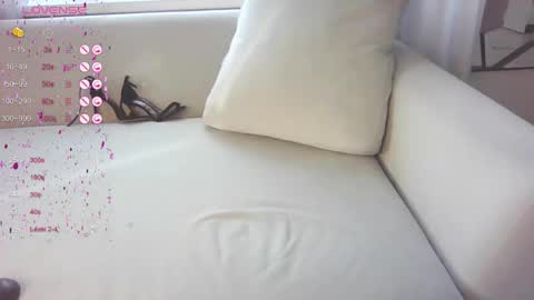 Snapshot of sensualberry chatting on 02-12-26, 07:14 sensualberry online show from 02-12-26, 07:14