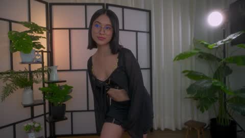 Maria- OF sensual bee online show from 01-12-25, 11:36