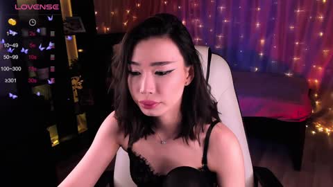 Snapshot of sensualily chatting on 12-12-24, 06:42 Kiki online show from 12-12-24, 06:42