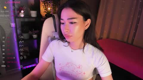 Snapshot of sensualily chatting on 09-17-25, 04:08 Kiki online show from 09-17-25, 04:08