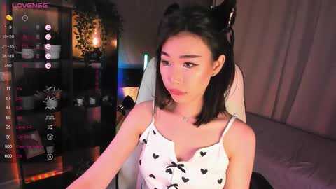 Snapshot of sensualily chatting on 11-14-25, 03:33 Kiki online show from 11-14-25, 03:33