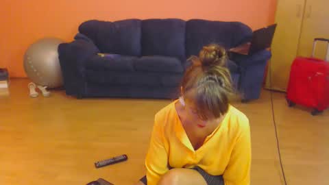 Snapshot of sensualmyra chatting on 09-25-25, 01:04 sensualmyra online show from 09-25-25, 01:04