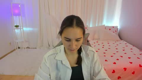 Seraphine online show from 10-19-25, 04:46