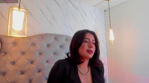  Serena  online show from 11-18-25, 08:02