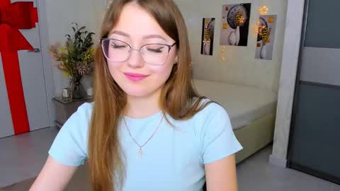 Ophelia online show from 02-10-25, 04:14