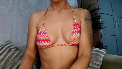 Snapshot of serenexxmilf chatting on 01-19-25, 01:22 serenexx your MILF online show from 01-19-25, 01:22