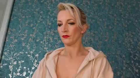 serenexx  your MILF online show from 11-26-25, 08:48