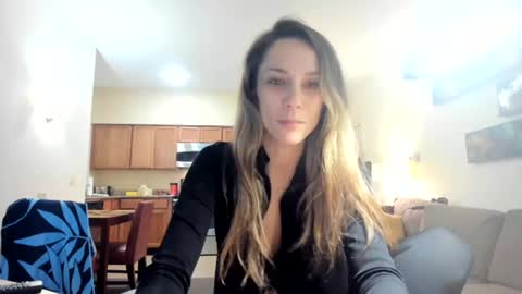 serenityroseee online show from 06-19-26, 10:02