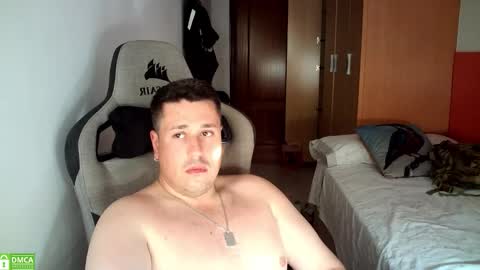 Snapshot of sergio95n chatting on 09-20-25, 03:35 Pollos online show from 09-20-25, 03:35