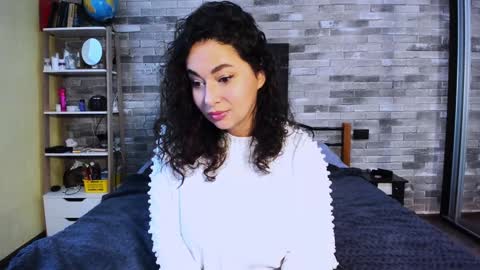 Snapshot of serpenttempter88 chatting on 01-05-25, 06:24 VIOLA online show from 01-05-25, 06:24