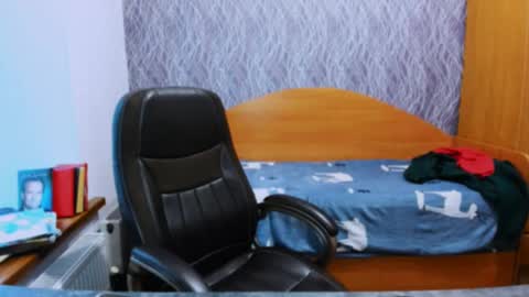 Snapshot of serpenttempter88 chatting on 02-18-25, 07:10 VIOLA online show from 02-18-25, 07:10