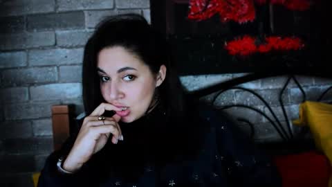 Snapshot of serpenttempter88 chatting on 02-23-25, 03:29 VIOLA online show from 02-23-25, 03:29