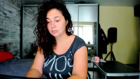 Snapshot of serpenttempter88 chatting on 10-07-25, 05:15 VIOLA online show from 10-07-25, 05:15