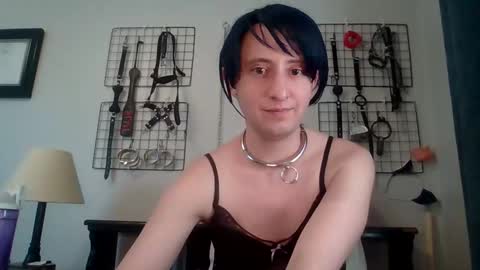 Snapshot of servilesarah chatting on 04-21-26, 09:17 Servile Sarah online show from 04-21-26, 09:17