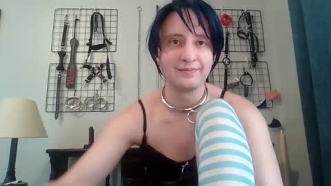 Snapshot of servilesarah chatting on 05-05-26, 09:56 Servile Sarah online show from 05-05-26, 09:56