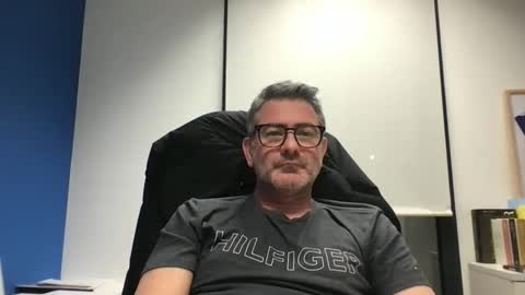 Snapshot of sesamechris92 chatting on 02-19-26, 06:15 sesamechris92 online show from 02-19-26, 06:15