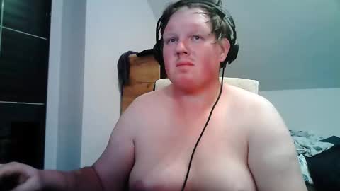 Snapshot of setcuna chatting on 03-12-26, 10:27 setcuna online show from 03-12-26, 10:27