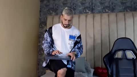 Snapshot of seth_vega_ chatting on 02-28-25, 12:43 HEY IM SETH online show from 02-28-25, 12:43