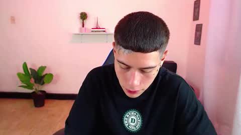 Snapshot of setthomas chatting on 09-26-25, 02:21 Thomas online show from 09-26-25, 02:21