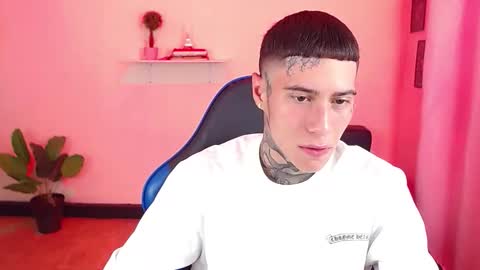 Snapshot of setthomas chatting on 12-04-25, 09:12 Thomas online show from 12-04-25, 09:12