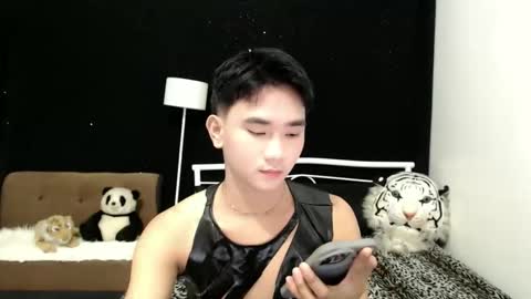 Snapshot of sexandroid1016 chatting on 10-18-25, 09:43 sexandroid1016 online show from 10-18-25, 09:43