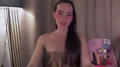 Snapshot of sexbombvenice chatting on 06-05-26, 04:41 Venice online show from 06-05-26, 04:41
