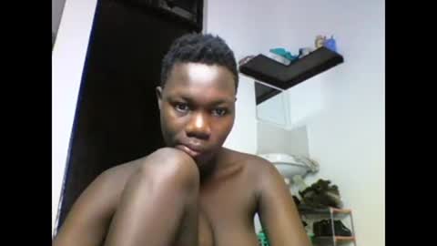 Snapshot of sexqueen02 chatting on 12-31-24, 12:32 sexqueen02 online show from 12-31-24, 12:32