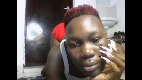 Snapshot of sexqueen02 chatting on 01-06-25, 01:41 sexqueen02 online show from 01-06-25, 01:41