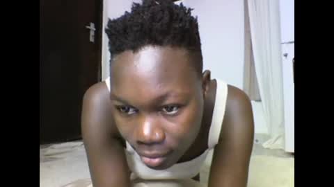 Snapshot of sexqueen02 chatting on 02-13-25, 03:18 sexqueen02 online show from 02-13-25, 03:18