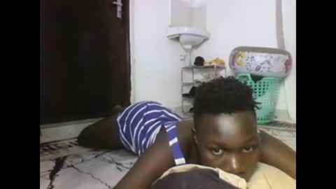 Snapshot of sexqueen02 chatting on 02-19-25, 02:55 sexqueen02 online show from 02-19-25, 02:55