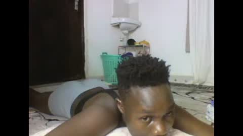 Snapshot of sexqueen02 chatting on 02-20-25, 03:23 sexqueen02 online show from 02-20-25, 03:23