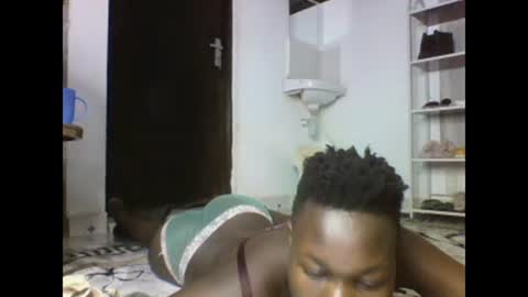 Snapshot of sexqueen02 chatting on 02-26-25, 04:25 sexqueen02 online show from 02-26-25, 04:25