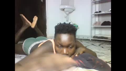 Snapshot of sexqueen02 chatting on 02-27-25, 03:04 sexqueen02 online show from 02-27-25, 03:04