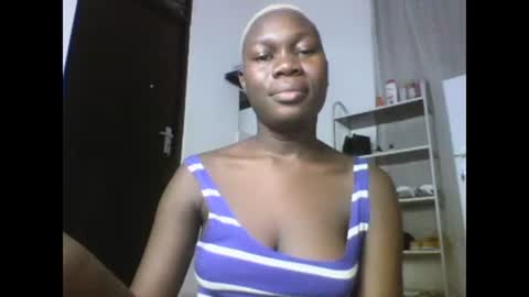 Snapshot of sexqueen02 chatting on 03-02-25, 10:27 sexqueen02 online show from 03-02-25, 10:27