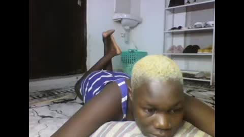 Snapshot of sexqueen02 chatting on 03-03-25, 12:48 sexqueen02 online show from 03-03-25, 12:48