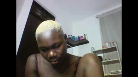 Snapshot of sexqueen02 chatting on 03-05-25, 12:16 sexqueen02 online show from 03-05-25, 12:16