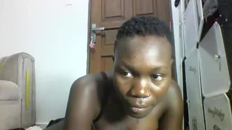 Snapshot of sexqueen02 chatting on 09-16-25, 06:20 sexqueen02 online show from 09-16-25, 06:20