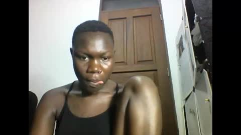 Snapshot of sexqueen02 chatting on 10-26-25, 05:52 sexqueen02 online show from 10-26-25, 05:52